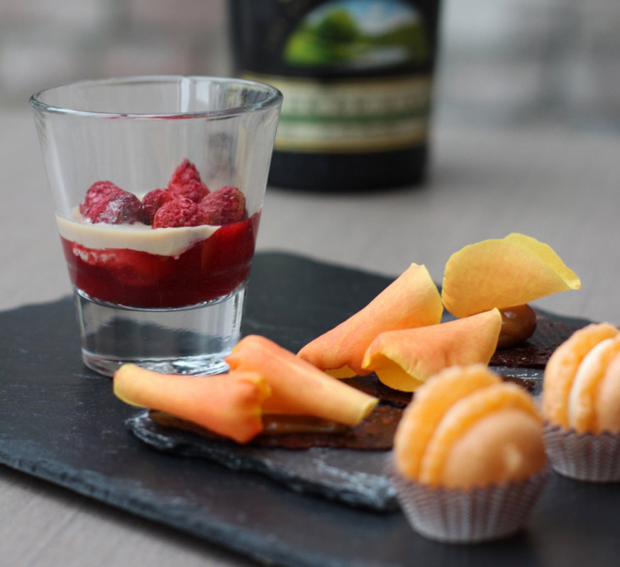Liofilizowane maliny z waniliową galaretką i Baileys