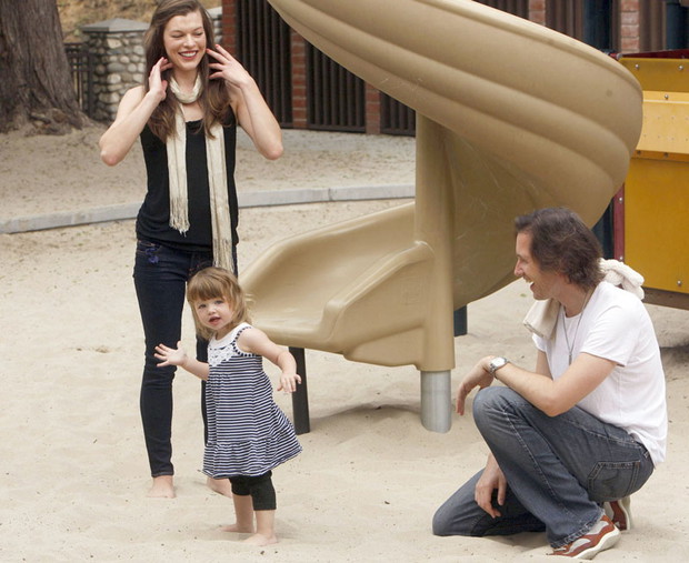 ALLONS657543Milla-Jovovich-Paul-Anderson-Ever-ba672e1