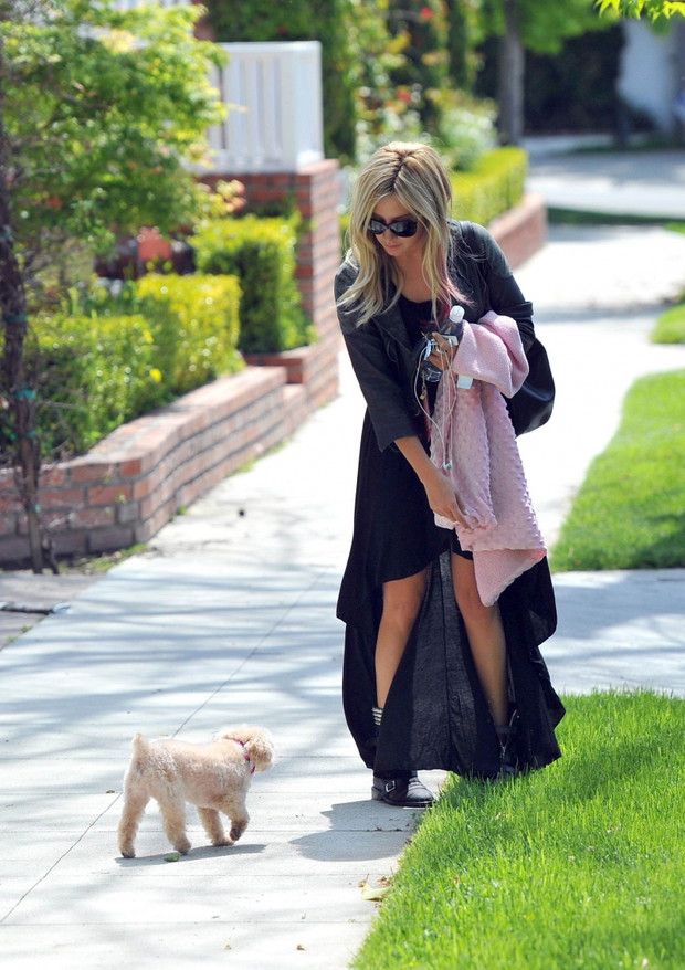 ALLONS1314998Ashley-Tisdale-1-e23dfdc