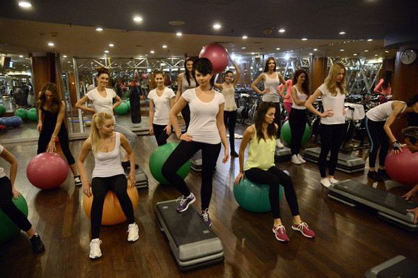 Trening kandydatek na Miss Polonia 2012