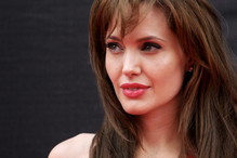 Angelina Jolie na premierze filmu "Salt" w Moskwie