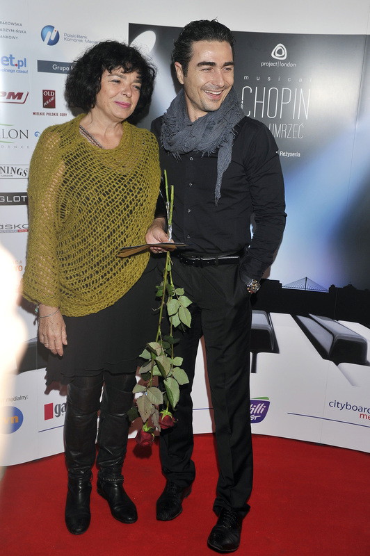 Katarzyna Grochola i Jan Kliment na premierze spektaklu Chopin musi umrzeć