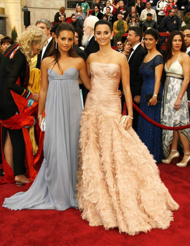 ONS242253Penelope-Cruz-Monica-Cruz-01-3193fff