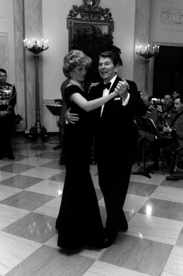 ALLONS43649RONALD-REAGAN-DIANA-SPENCER-WINDSOR-c24a310