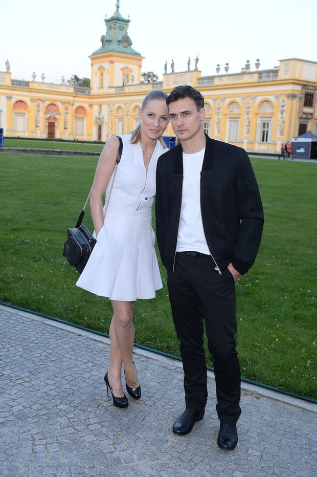Mateusz Damięcki na letniej imprezie Raffaello