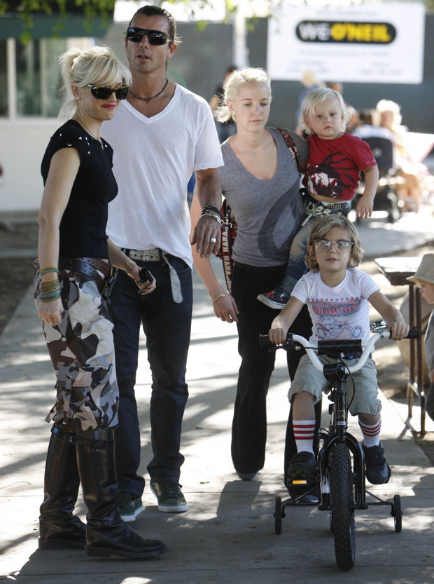 Gwen Stefani z mężem Gavinem Rossdalem i synami - Kingstonem i Zumą