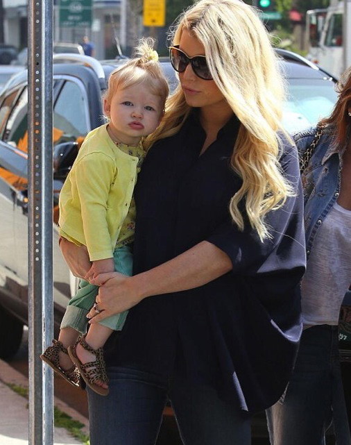 Jessica Simpson z dzieckiem