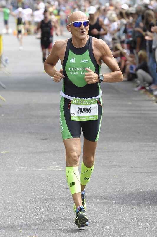 Robert Rozmus podczas zawodów Herbalife Triathlon Gdynia 2013