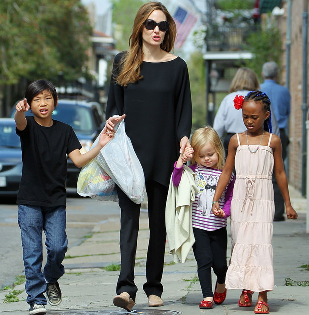 Angelina Jolie z dziećmi