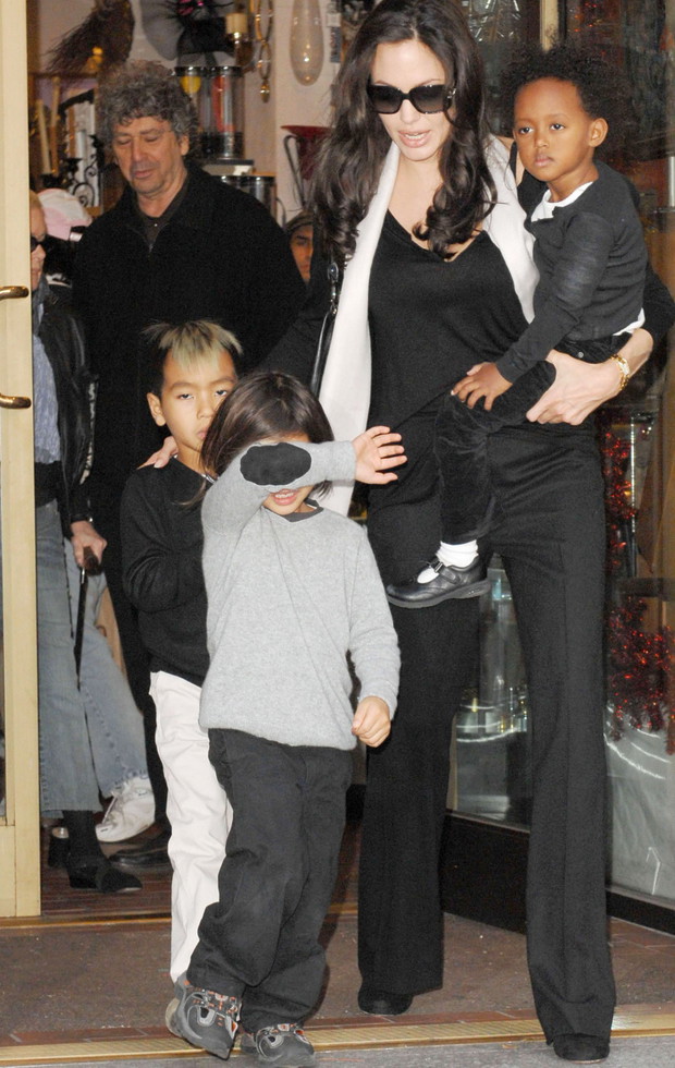 Angelina Jolie z dziećmi