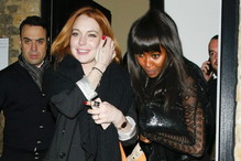 Lindsay Lohan i Naomi Cambell opuszczają klub
