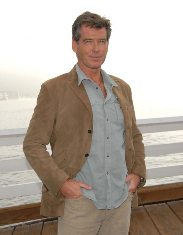 ALLONS196230Pierce-Brosnan-02-7959404