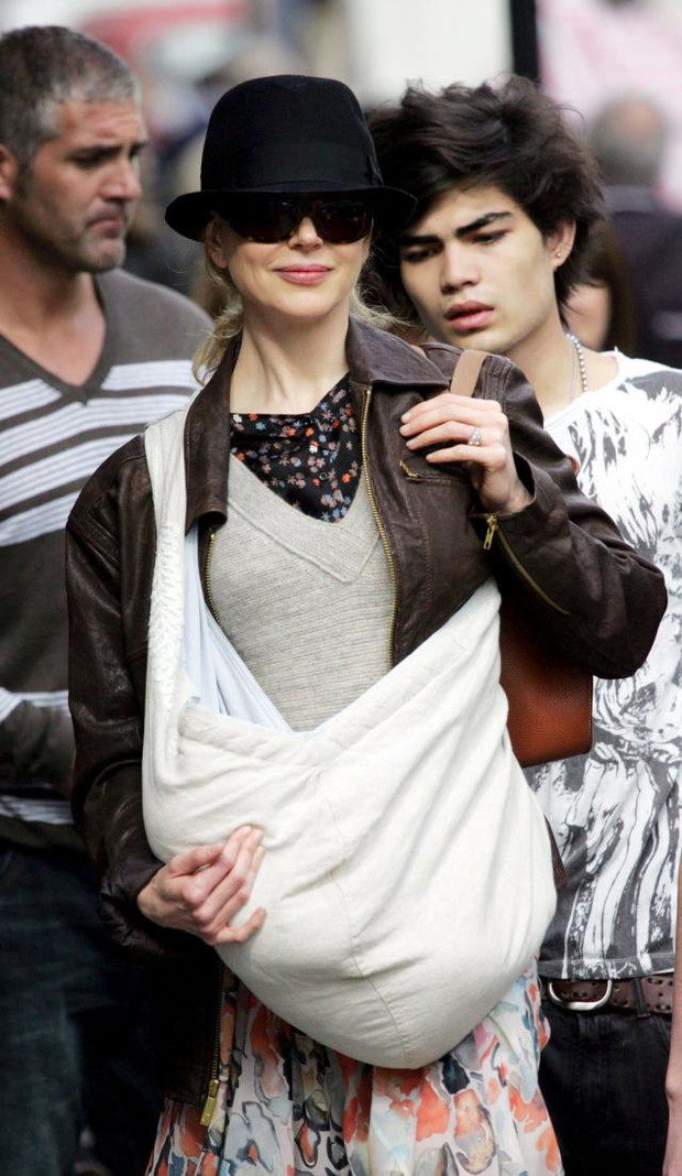 ALLONS489296Nicole-Kidman-z-dzieckiem-07635a0