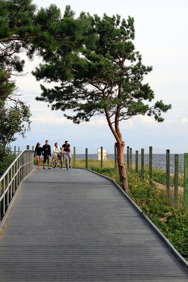 11. Promenada, Hel