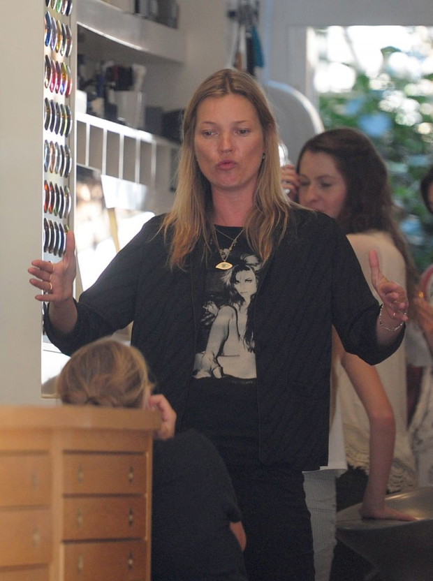 Kate Moss na zakupach z córką