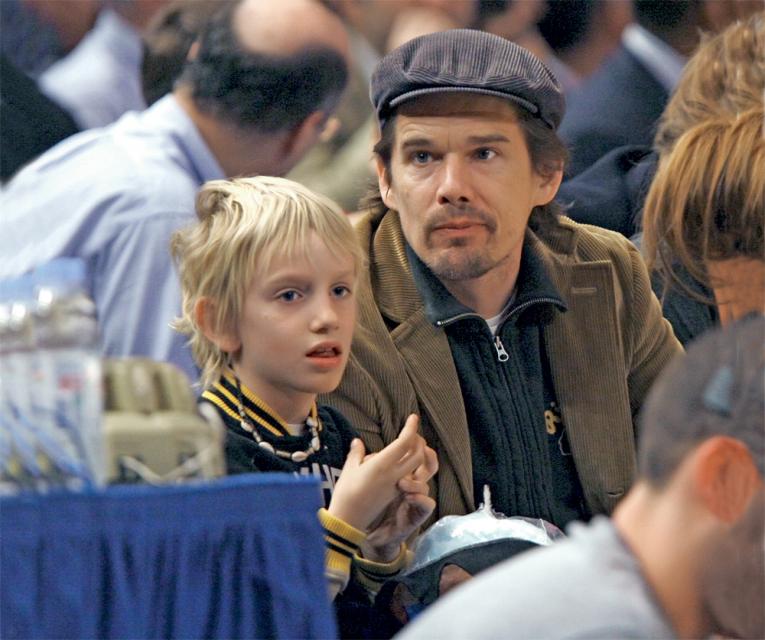 Ethan Hawke z synem Levonem
