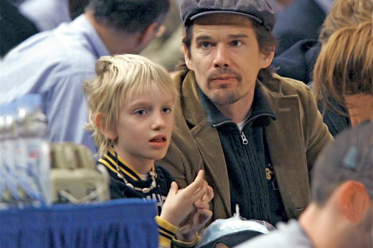 Ethan Hawke z synem Levonem