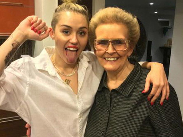 Miley Cyrus z babcią