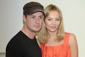 Małgorzata Socha i Paweł Małaszyński w filmie "Weekend"