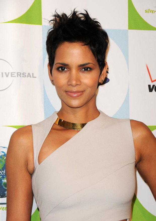 ALLONS859698Halle-Berry-10-a01641c