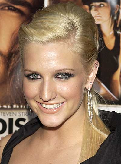 Ashlee Simpson's - makijaż i uczesanie - zdjęcie