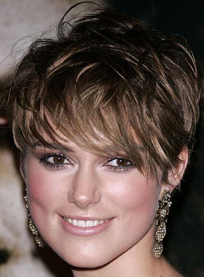Fryzury i makijaż Knightley Keira - zdjęcie