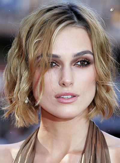 Fryzury i makijaż Knightley Keira - zdjęcie