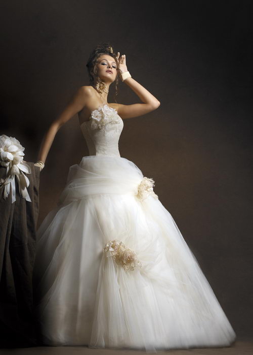 L'Empire du Mariage - Dom Mody Ślubnej Mot a Mot - zdjęcie