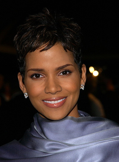 Makijaż i fryzura - Halle Berry - zdjęcie