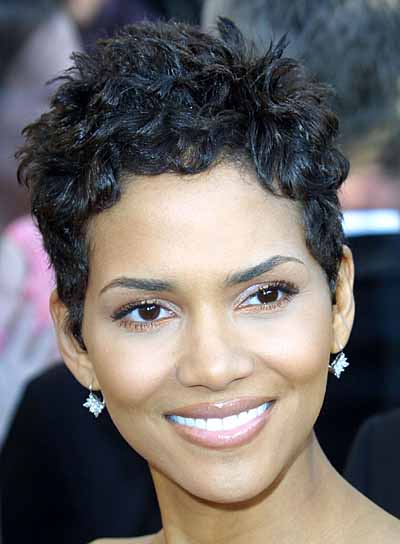 Makijaż i fryzura - Halle Berry - zdjęcie