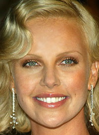 Fryzury gwiazd - Charlize Theron - zdjęcie