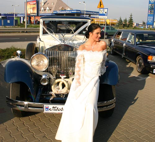 Najnowsze trendy w modzie ślubnej - zdjęcie