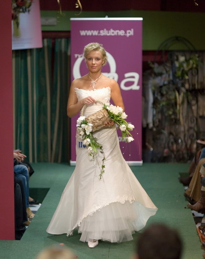 Pokaz Tylko Ona - suknie ślubne - zdjęcie