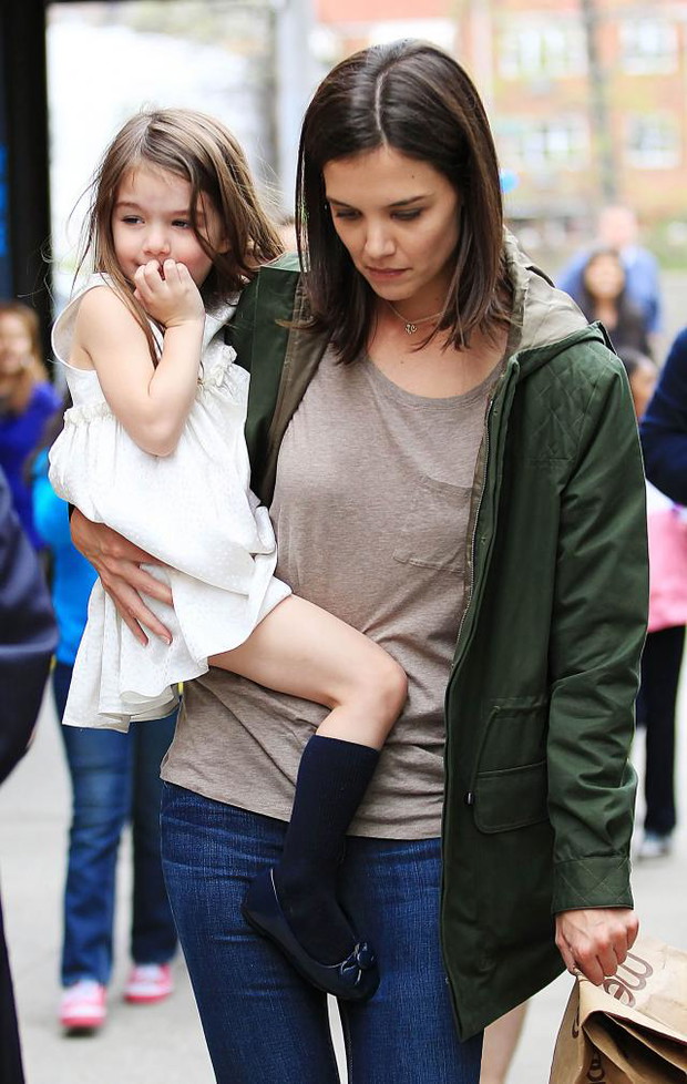 ALLONS856116Katie-Holmes-Suri-Cruise-5-249234c