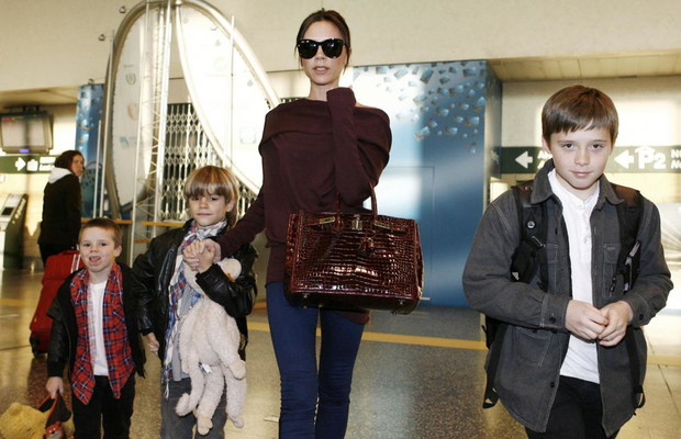 ALLONS801525Victoria-Beckham-z-synami-17-2451323