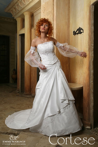 Suknie ślubne Emmi Mariage - najnowsza kolekcja - zdjęcie