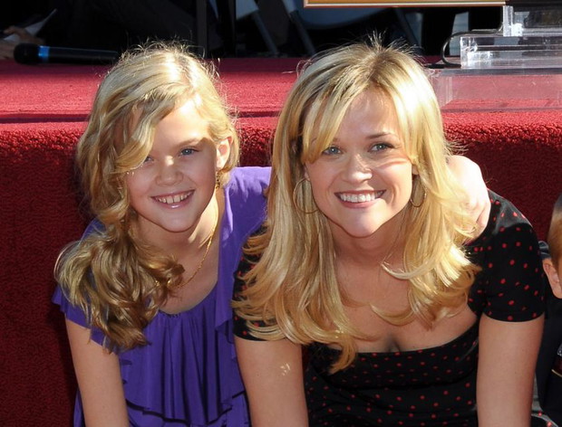 ALLONS1026983Reese-Witherspoon-z-dziecmi-5-954e916