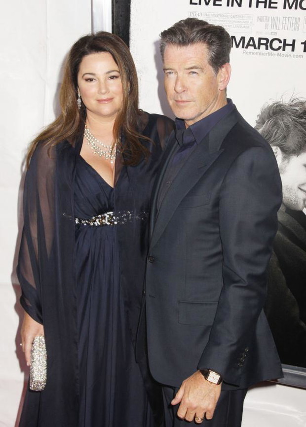 ALLONS826127Pierce-Brosnan-Keely-Shaye-Smith-01-538a099