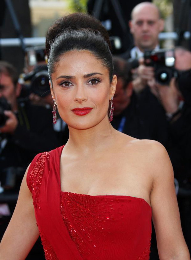 ALLONS880289Salma-Hayek-01-2ee997f