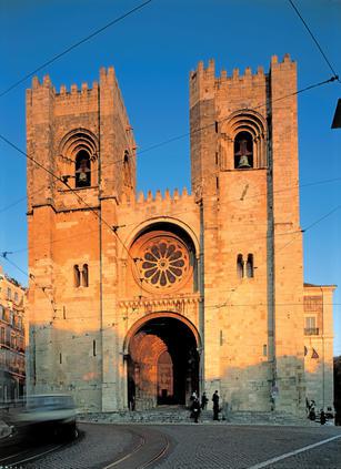 Turismo-de-Portugal-katedra-Se-Lisbon-fot-Antonio-Sacchetti3-sm-2638c79