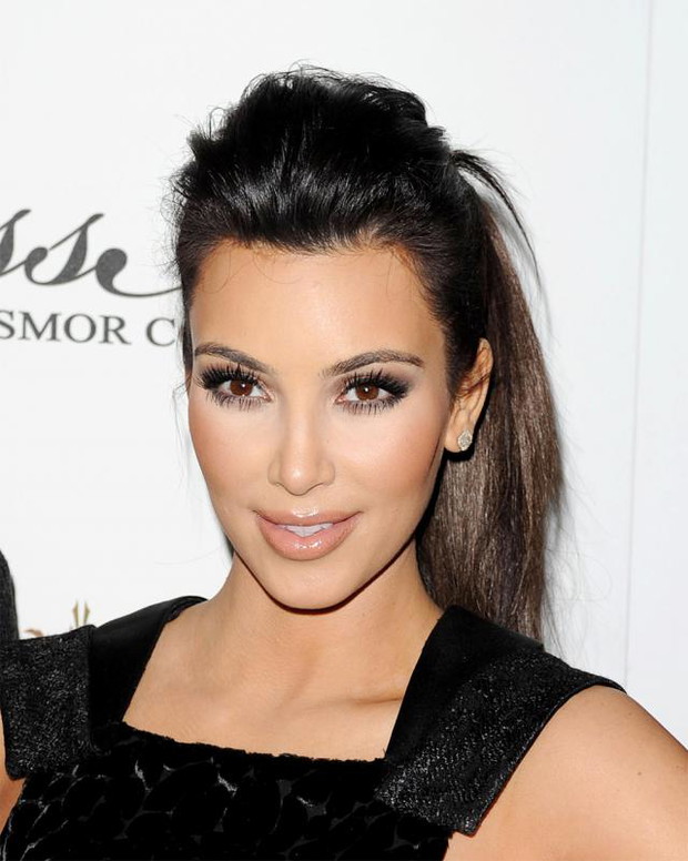 ALLONS1032260Kim-Kardashian-8-086cce0