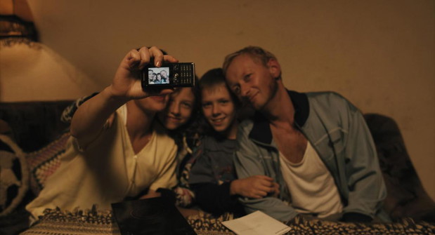 od-lewej-Barbara-Lubos-Swies-Justyna-Swies-Dawid-SmacznyAndrzej-Mastalerz-KLATKA-Z-FILMU-7e609ab