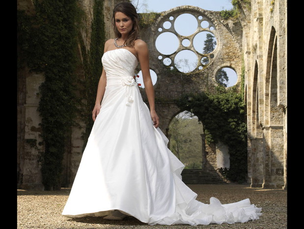 Kolekcja Divina Sposa - suknie ślubne - zdjęcie