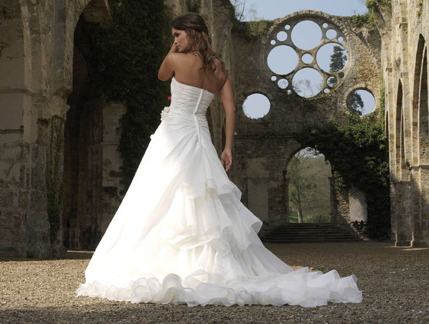 Kolekcja Divina Sposa - suknie ślubne - zdjęcie