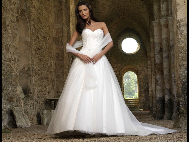Kolekcja Divina Sposa - suknie ślubne - zdjęcie
