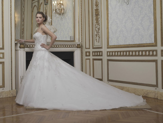 Kolekcja Miss Kelly - suknie ślubne - zdjęcie