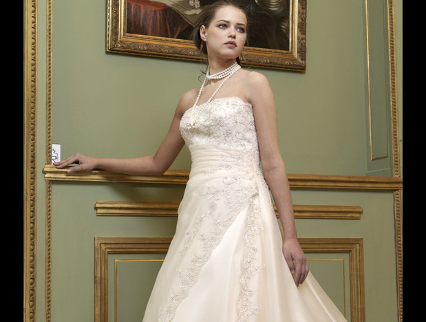 Kolekcja Miss Kelly - suknie ślubne - zdjęcie