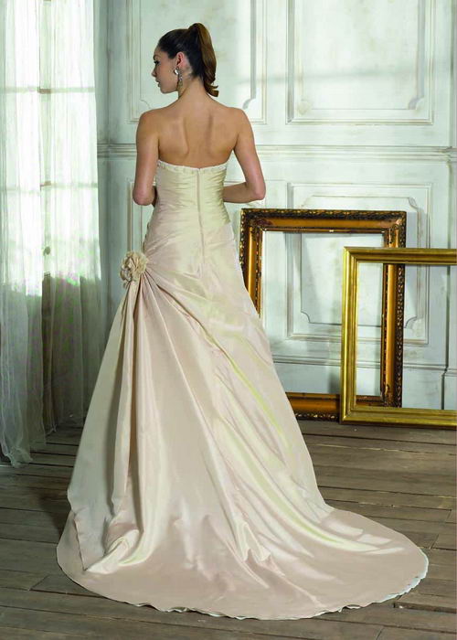 Suknie ślubne - kolekcja Fara Sposa - zdjęcie