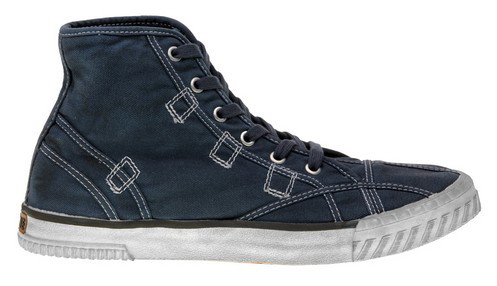 Bata dla mężczyzn - letnia kolekcja Canvas - zdjęcie