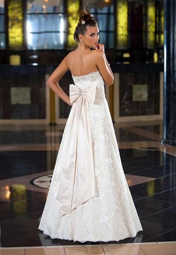 Najnowsza kolekcja mody ślubnej Emmi Mariage - zdjęcie